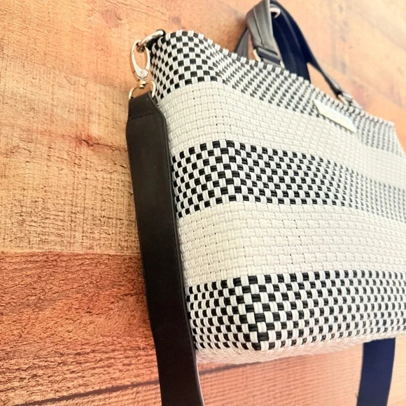 Tin Marin Lolo Medium Woven Crossbody W Drawstring Bag - Picture 6 of 10